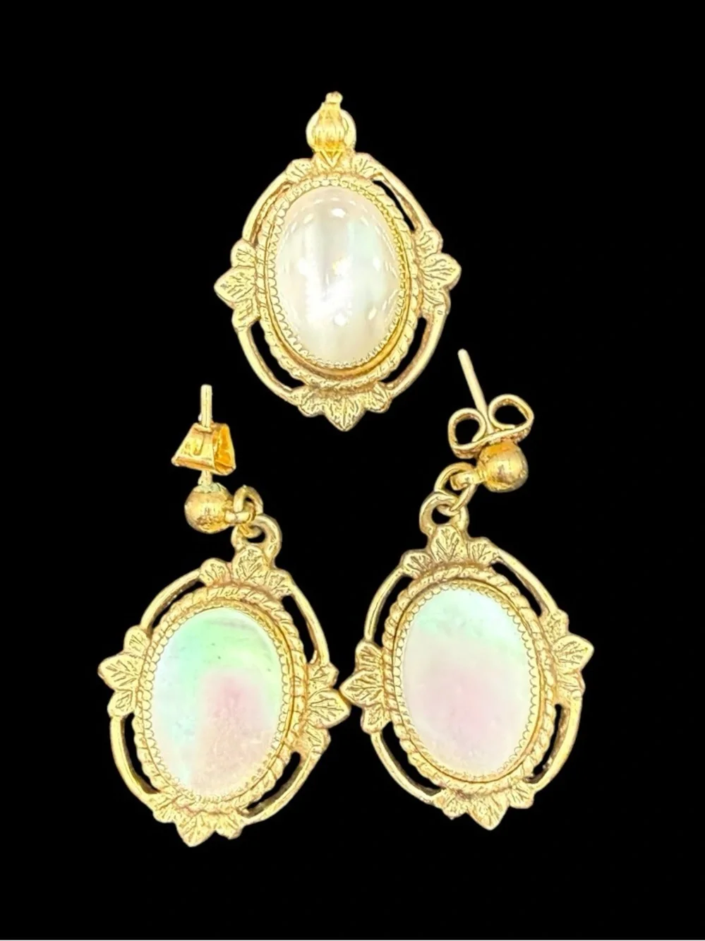 Vintage Gold-Tone Iridescent Oval Drop Earrings and pendant set - Women Jewelry